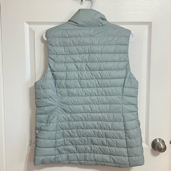 Large Old Navy Active Mint Green Vest - Picture 2 of 3